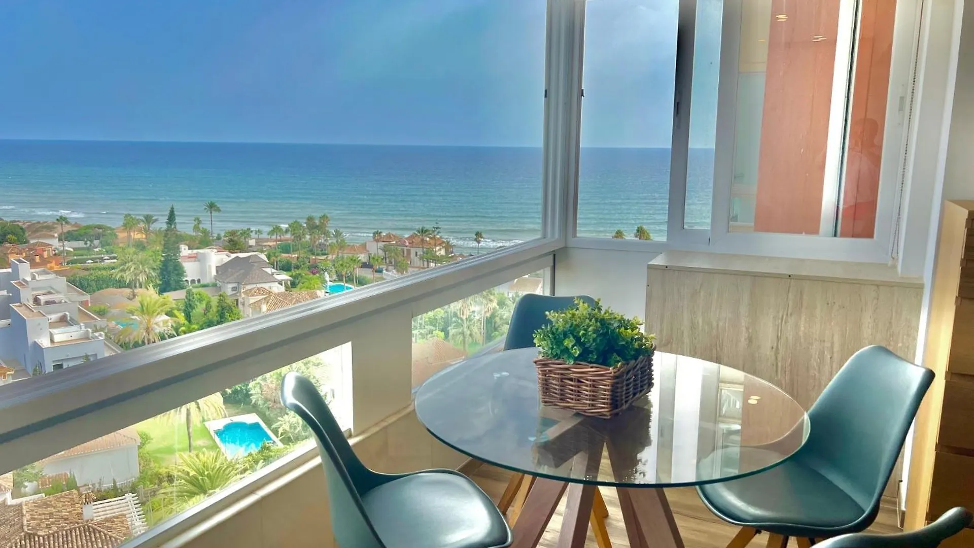 Marbella Beachfront- Apartamento Junto A La Playa Y Con Impresionantes Vistas Al Mar