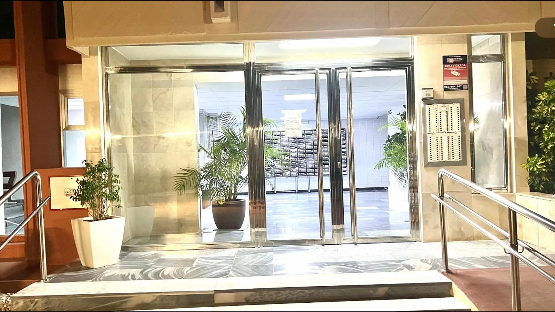 Marbella Beachfront- Apartamento Junto A La Playa Y Con Impresionantes Vistas Al Mar Hiszpania
