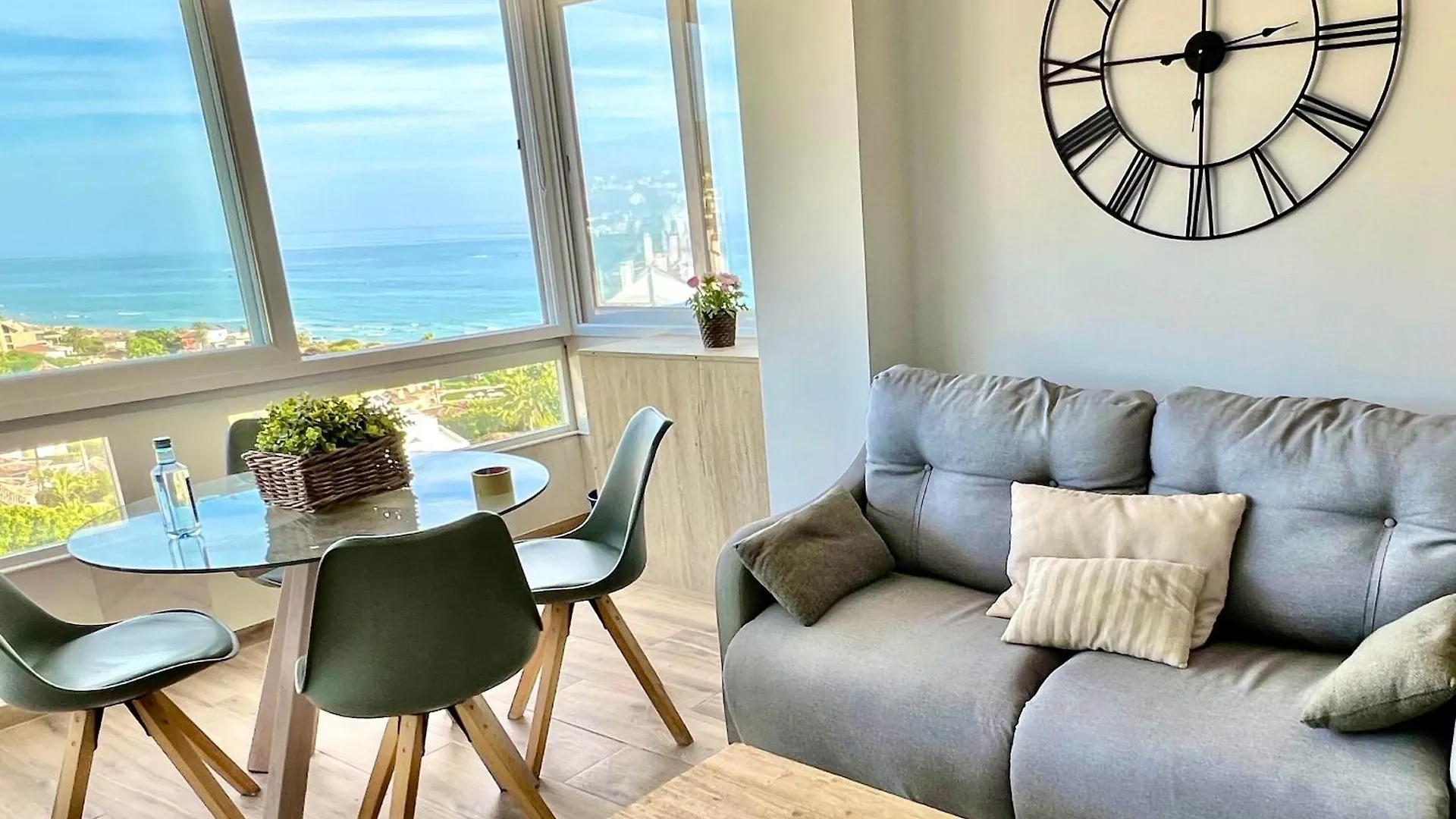 Apartment Marbella Beachfront- Apartamento Junto A La Playa Y Con Impresionantes Vistas Al Mar